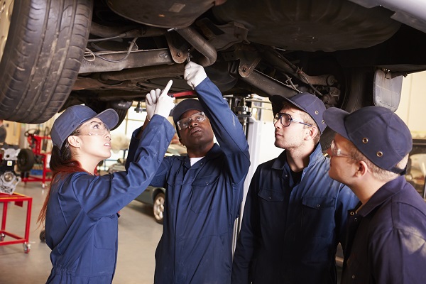 Help carve career path in the auto care sector with the Level Up! Ontario program 